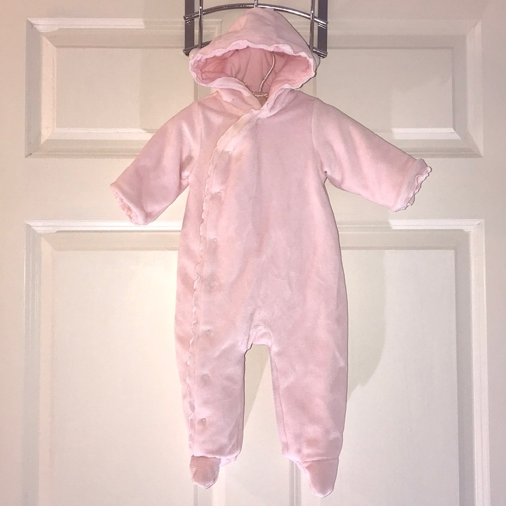 Super Cute/Soft Gymboree onesie with Hood 🌸🌸